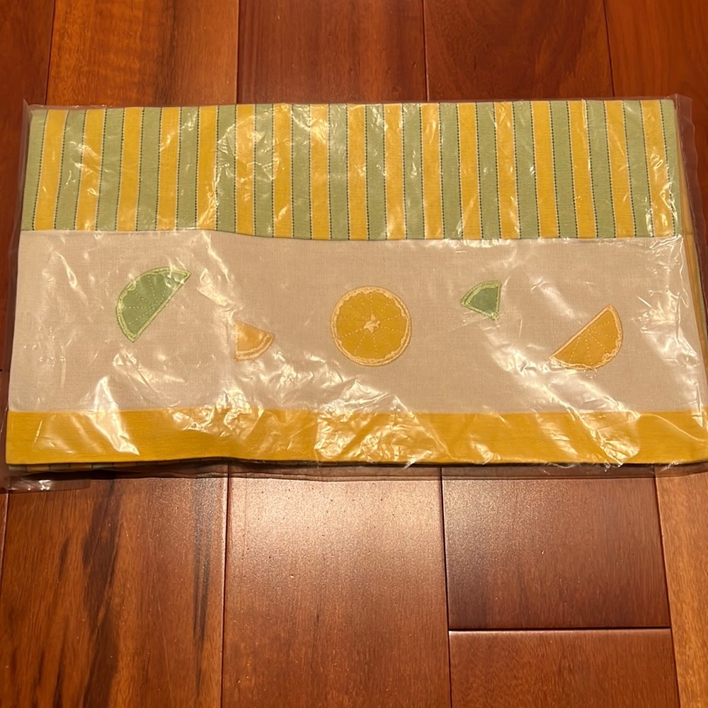 Brand New At Home America Lemon Lime Table Runner and Coaster Set